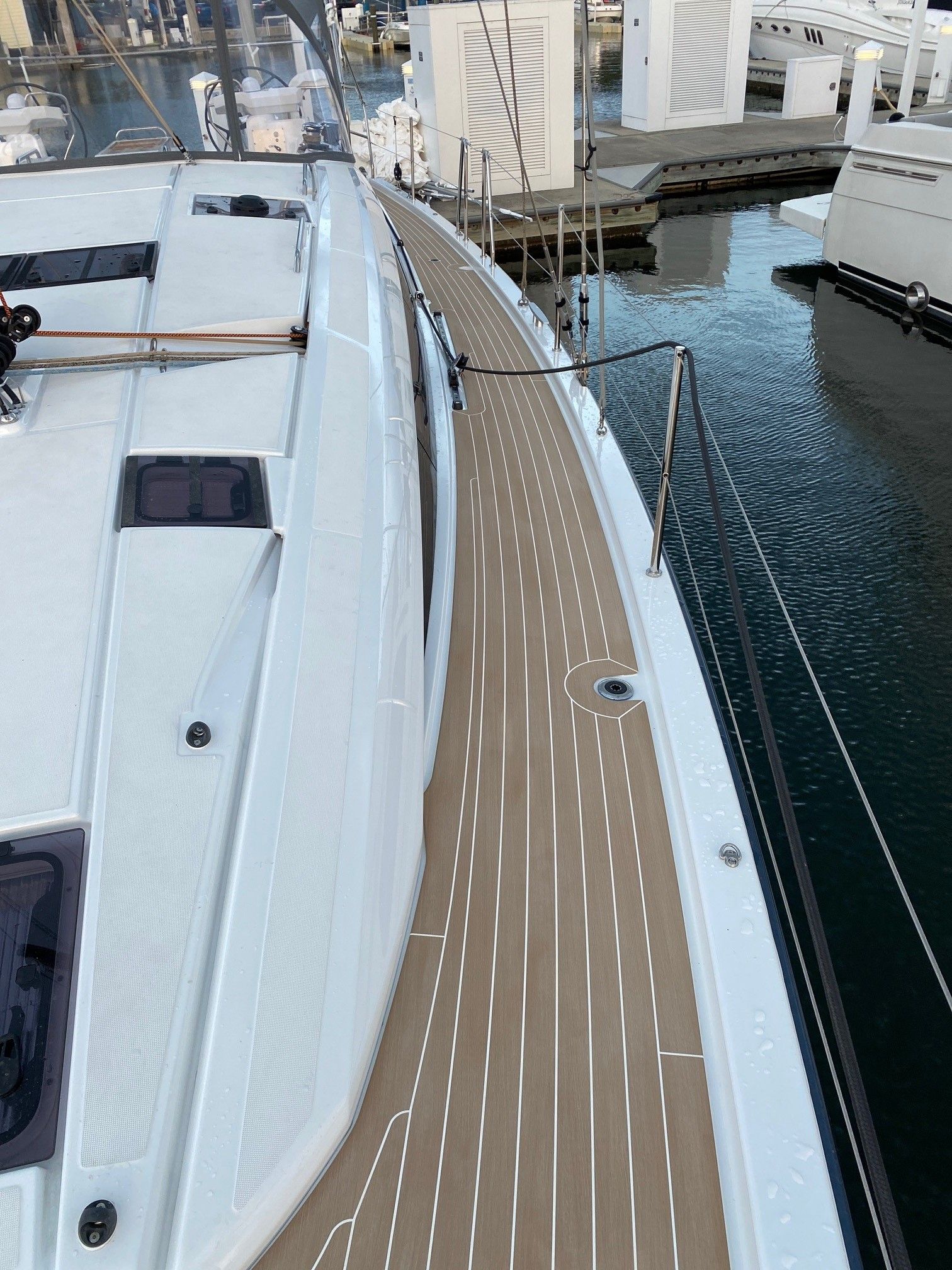 Teakdecking Systems composite decking, engineered for durability and easy cleaning, perfect for Jeanneau boats