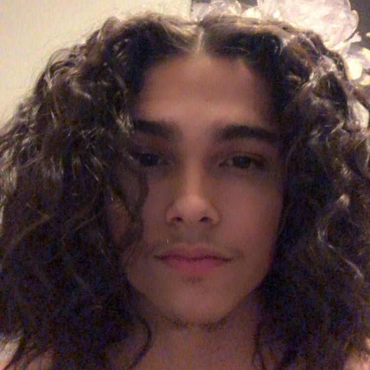 Picture of a window tinting employee at Auto Glass Stars.