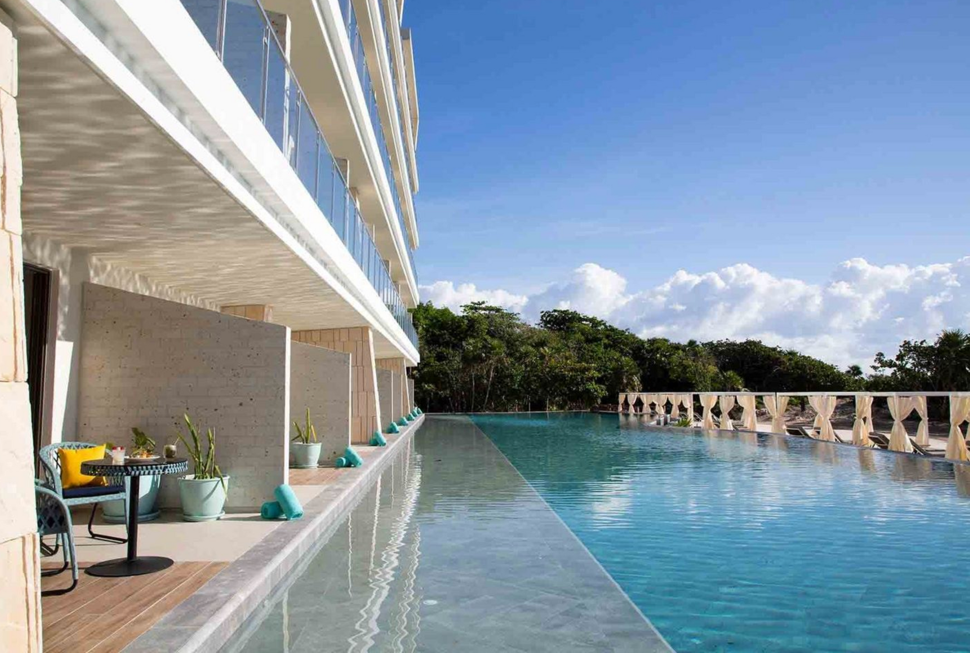 King Suite Oceanfront Swim Out