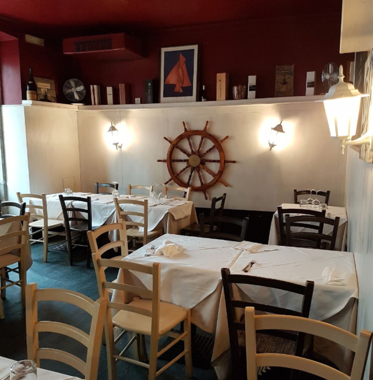 Tavoli all'interno