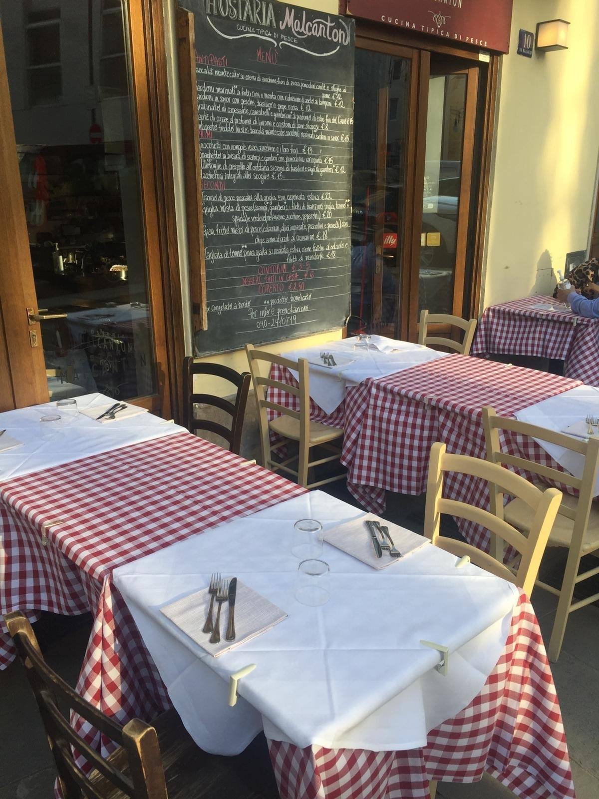 Tavoli all'aperto