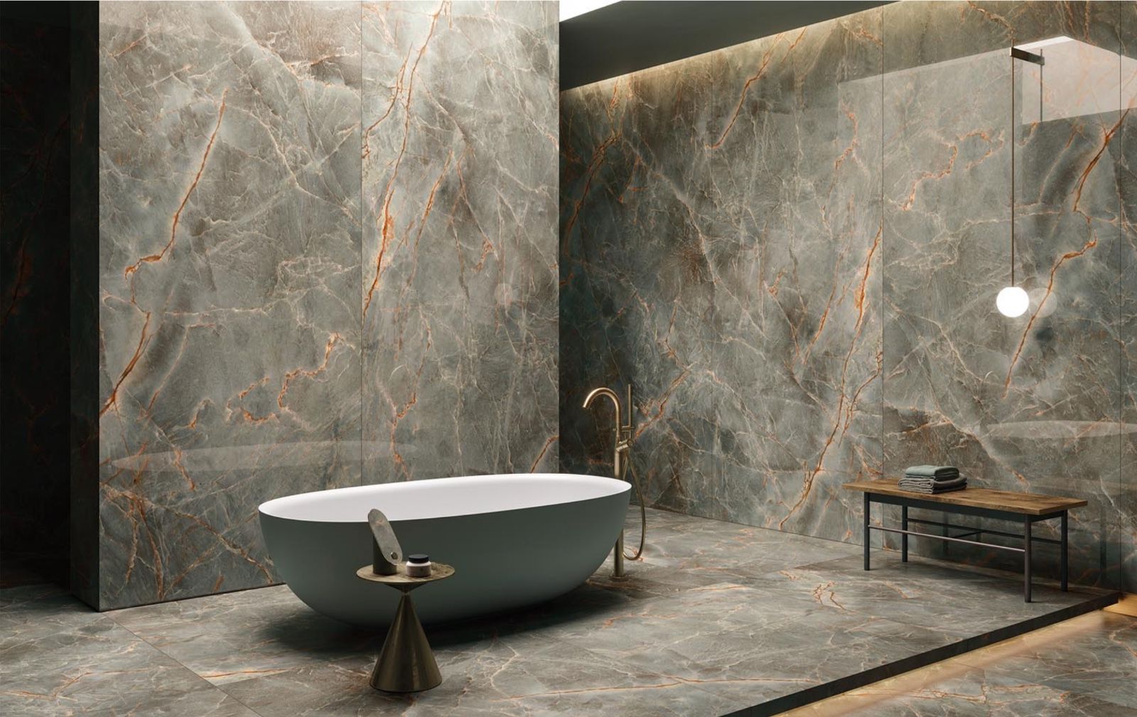 Lussuoso bagno con pareti in marmo grigio e vasca da bagno indipendente.