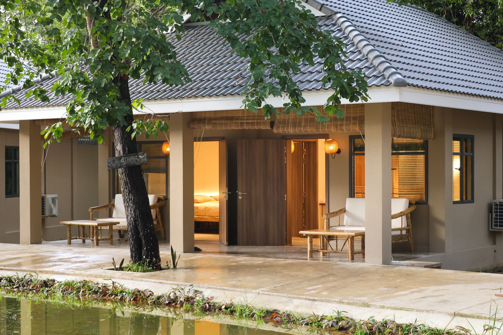 kriel lodge room exterior
