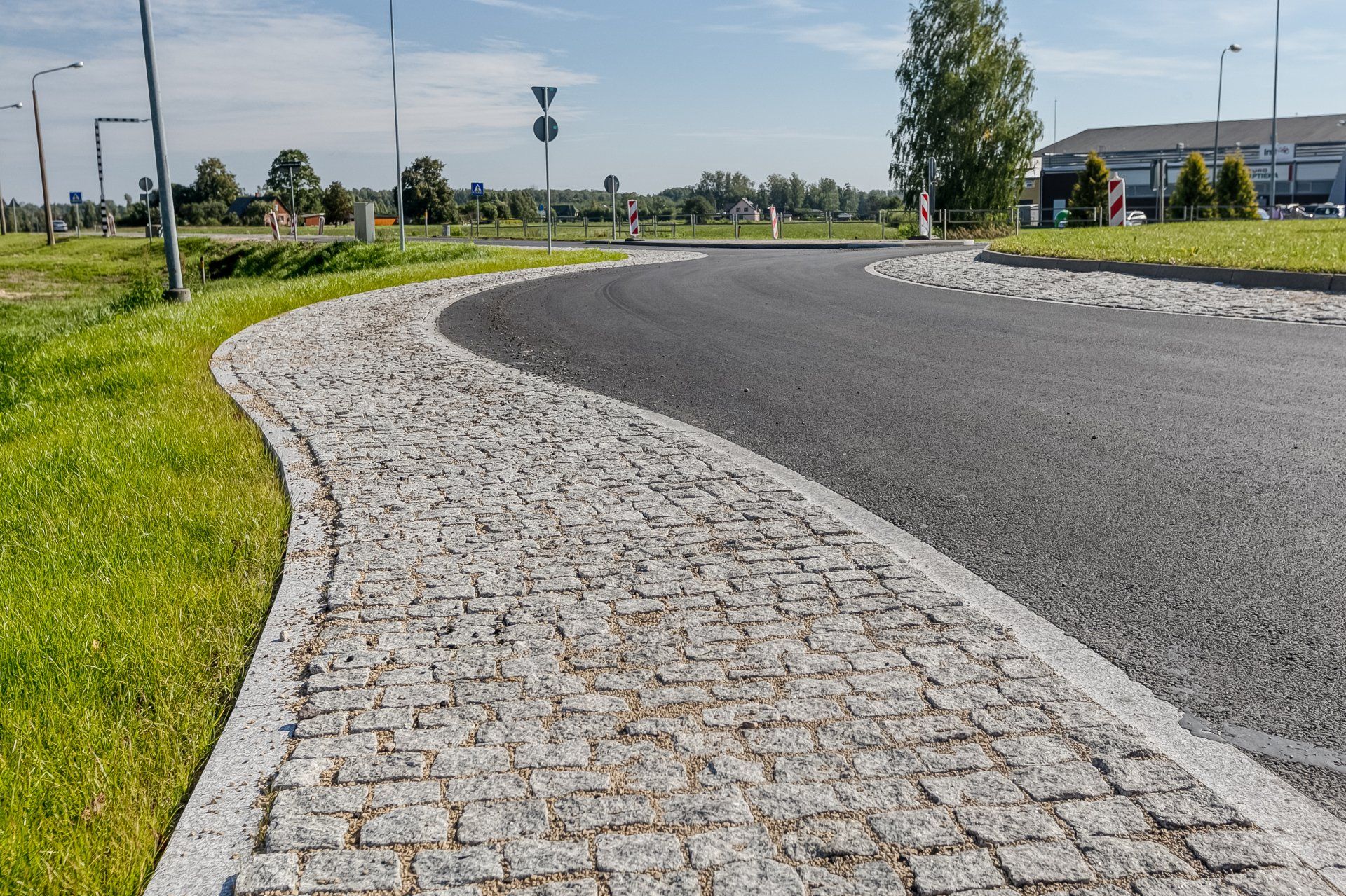 Rotācijas apļa un tā apgaismojuma pārbūvi Jaunceltnes un Gaismas ielas krustojumā, bilde 3