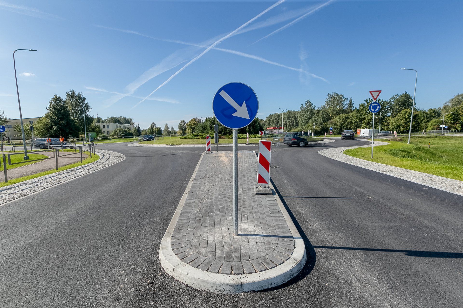 Rotācijas apļa un tā apgaismojuma pārbūvi Jaunceltnes un Gaismas ielas krustojumā, bilde 1