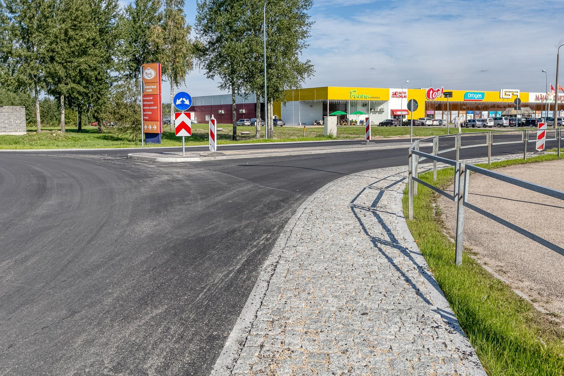Rotācijas apļa un tā apgaismojuma pārbūvi Jaunceltnes un Gaismas ielas krustojumā, bilde 4