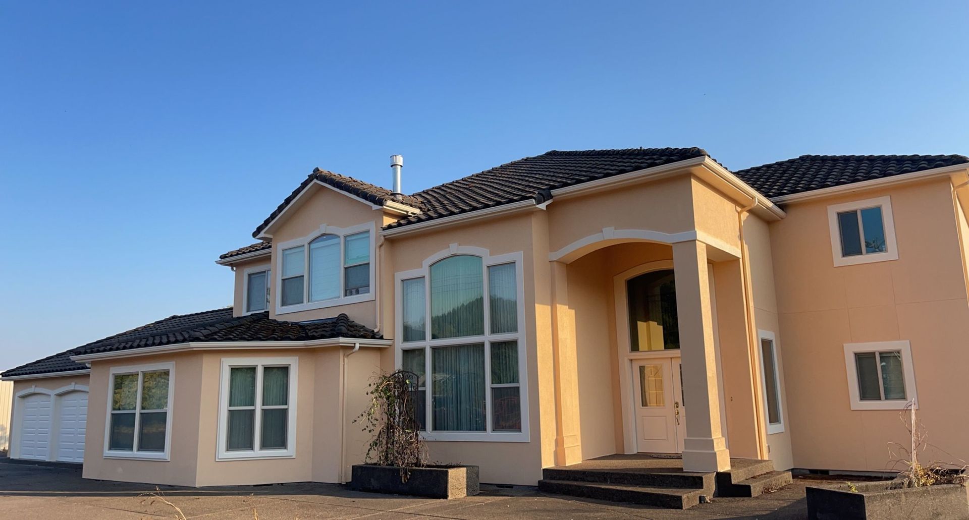 Exterior stucco residential home painting