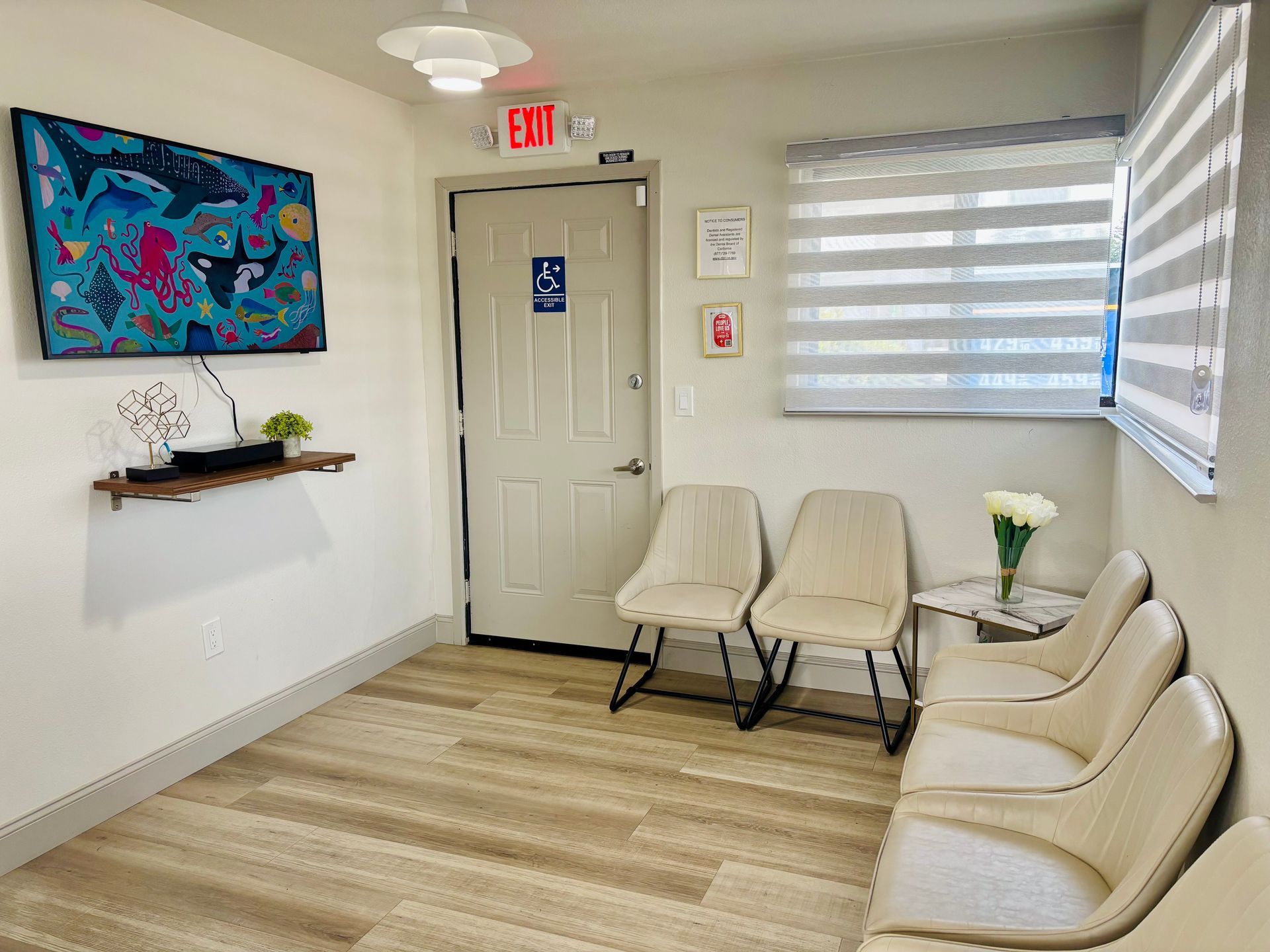 GILROY DENTAL SMILES _Waiting room
