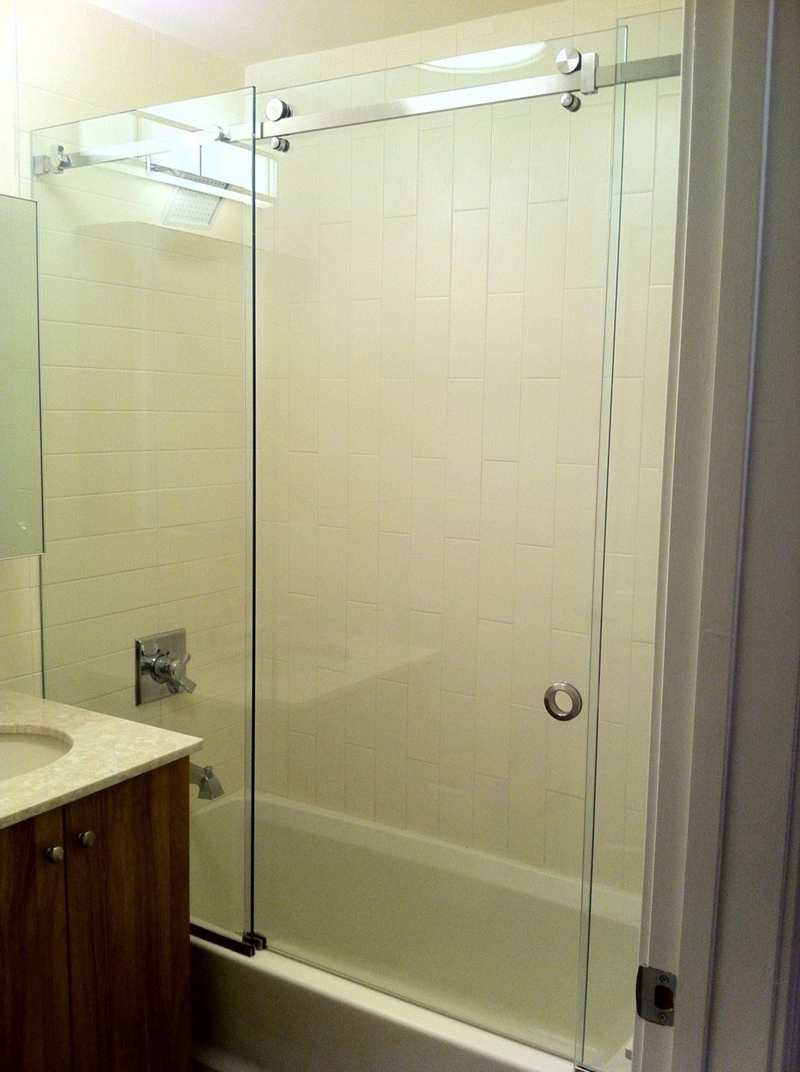 Shower Slider Panel — Federal Way, WA — Niemen Glass