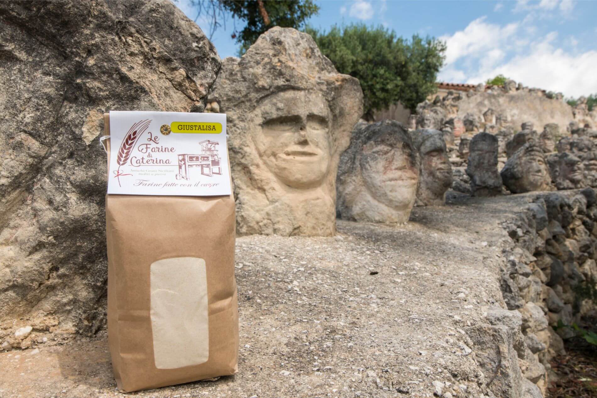 Farina con teste di pietra