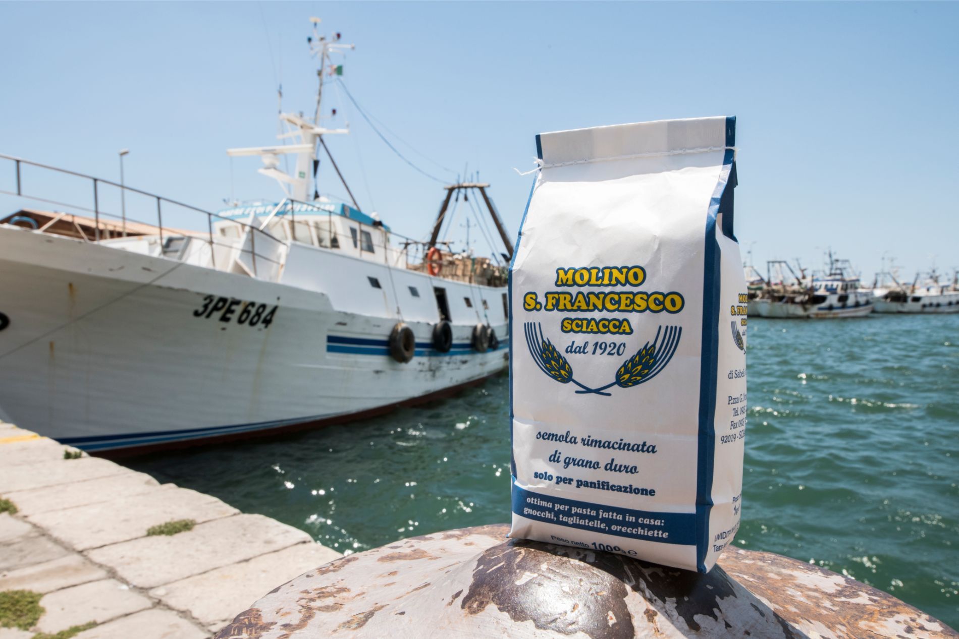 Farina e imbarcazione