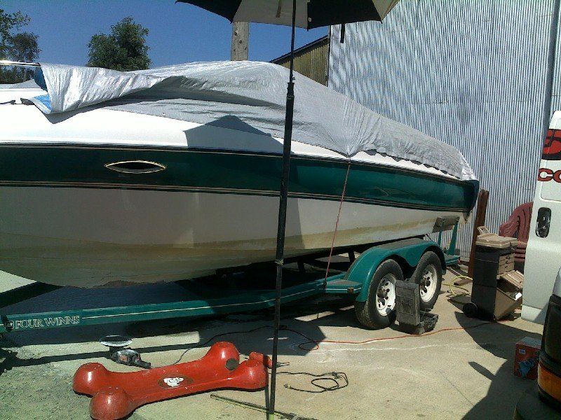 Boat gelcoat in repair process