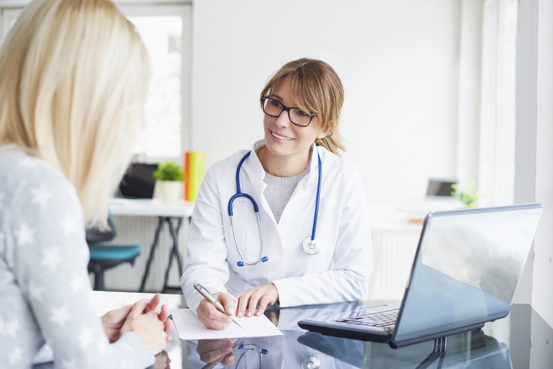 A naturopathic doctor uses her OfficePro EMR to carry out great patient care for her patients.