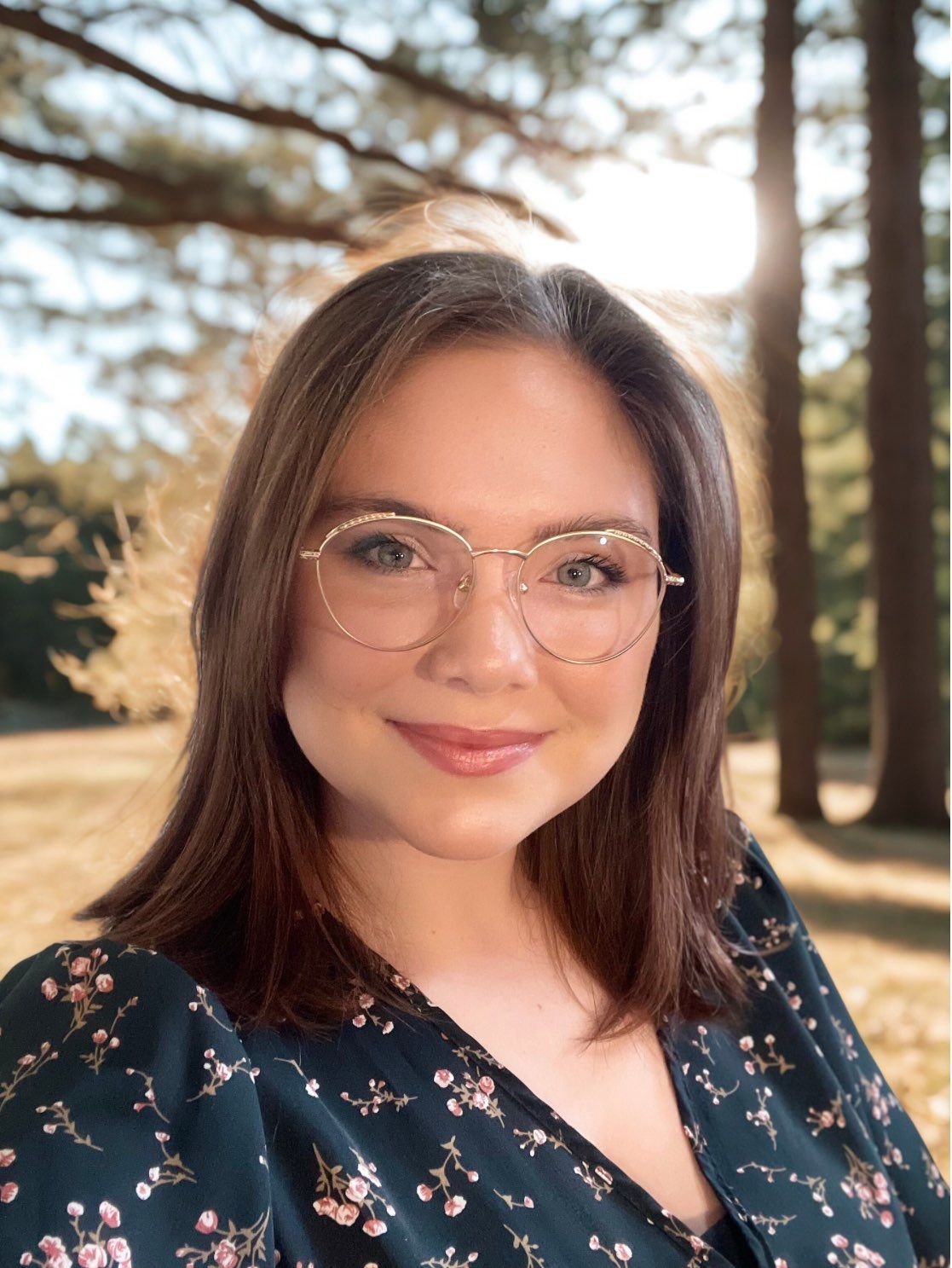 Portrait photo of Reiki provider Jessie Heller.