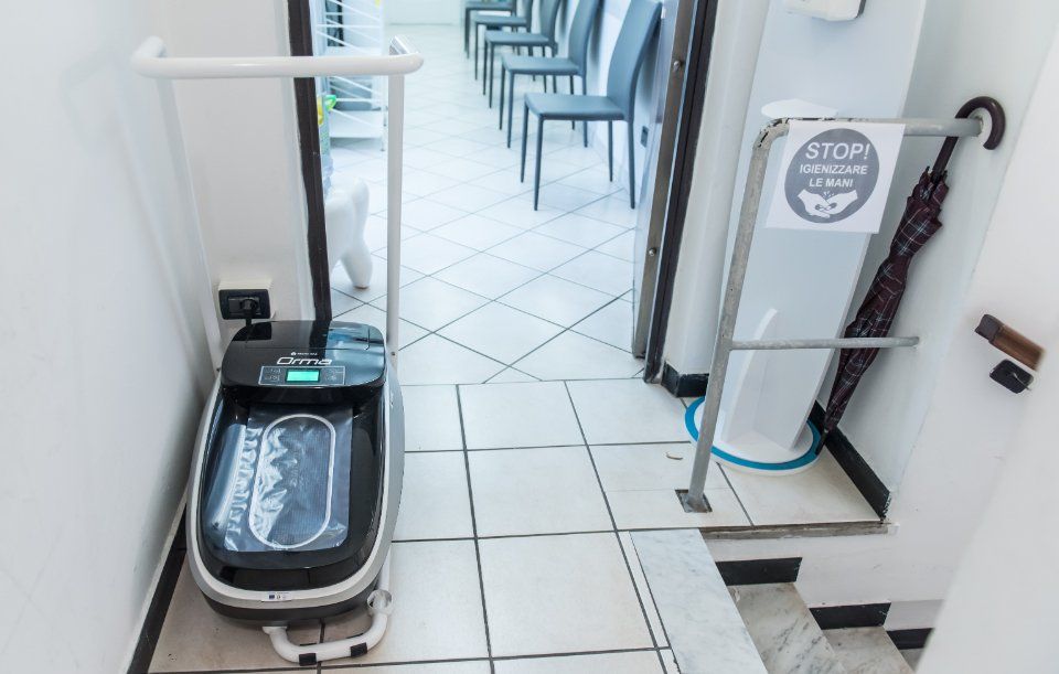 Macchinario copri piedi