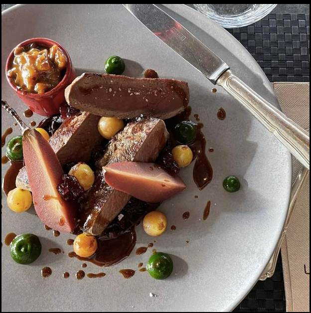 RED - La Croix de Culet | After Ski & Restaurant