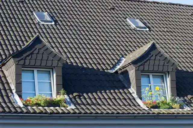 Flat Roof vs Pitched Roof for Commercial Buildings: Pros, Cons, and Cost Comparison