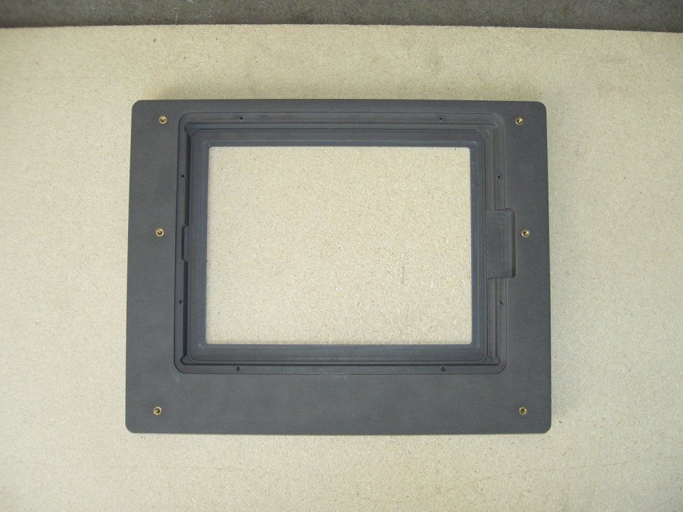 Mascherina di plastica nera