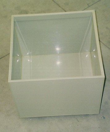 Vasca per sostanze corrosive