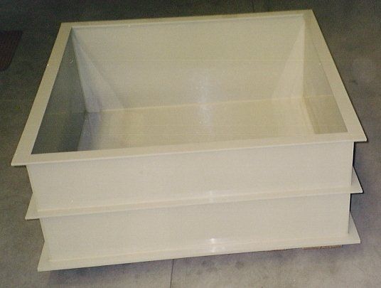 Vasca di plastica per trasporto acidi