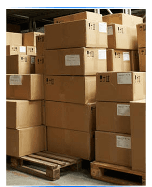 When you need a reliable packing and storage service in Coventry call 024 7646 4983 delivery man with parcel