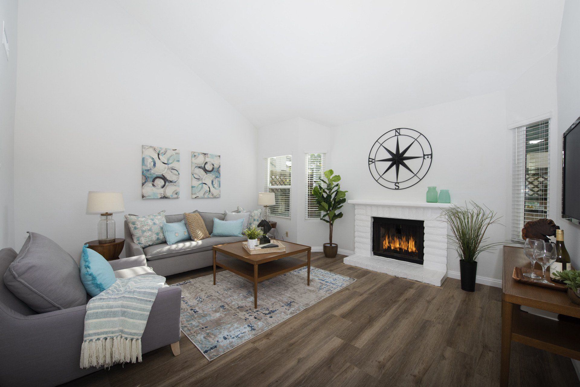 2415 Ashford Glen living room