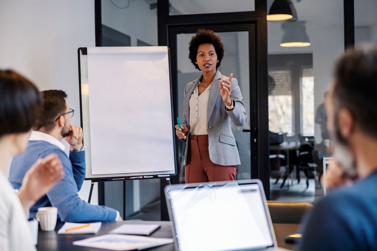 2025 Leadership Development: Building Effective Pathways