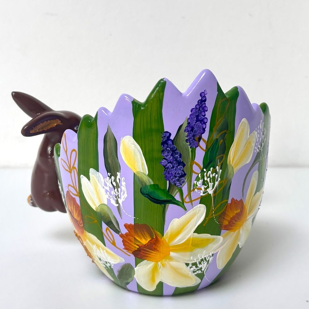 Schaal met haasjes narcis