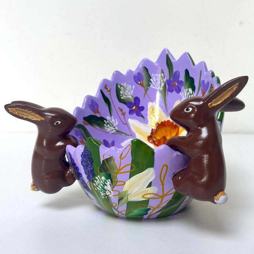 Schaal met haasjes narcis