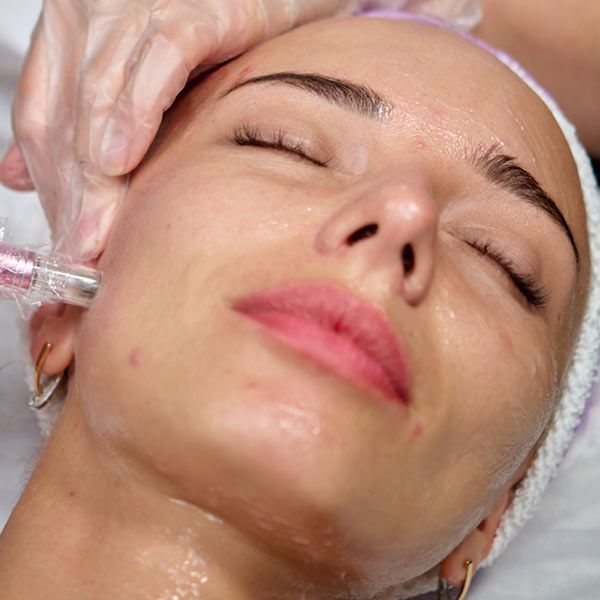 Chill Space NYC provides comprehensive esthetician gift services tailored to meet individual skincare needs.