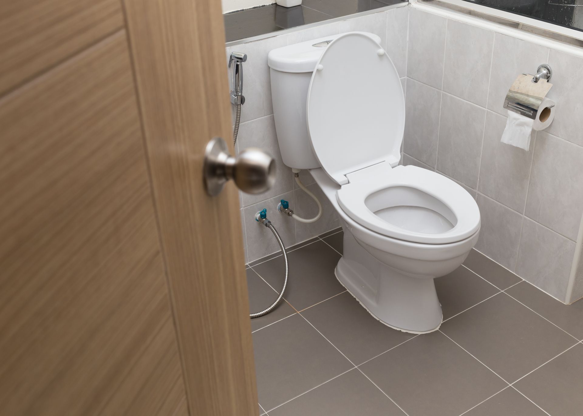 what are low flow toilets