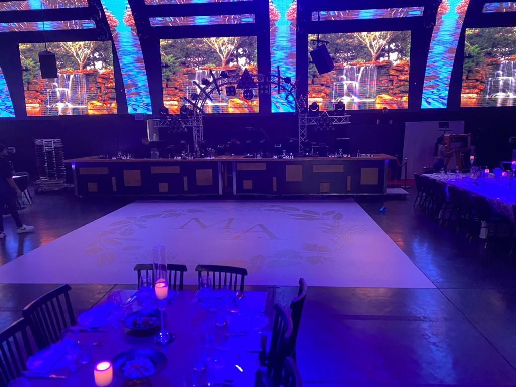 מדבקות שילוט