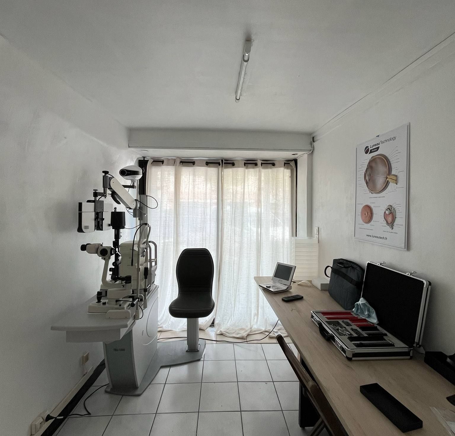Salle d'examen de vue