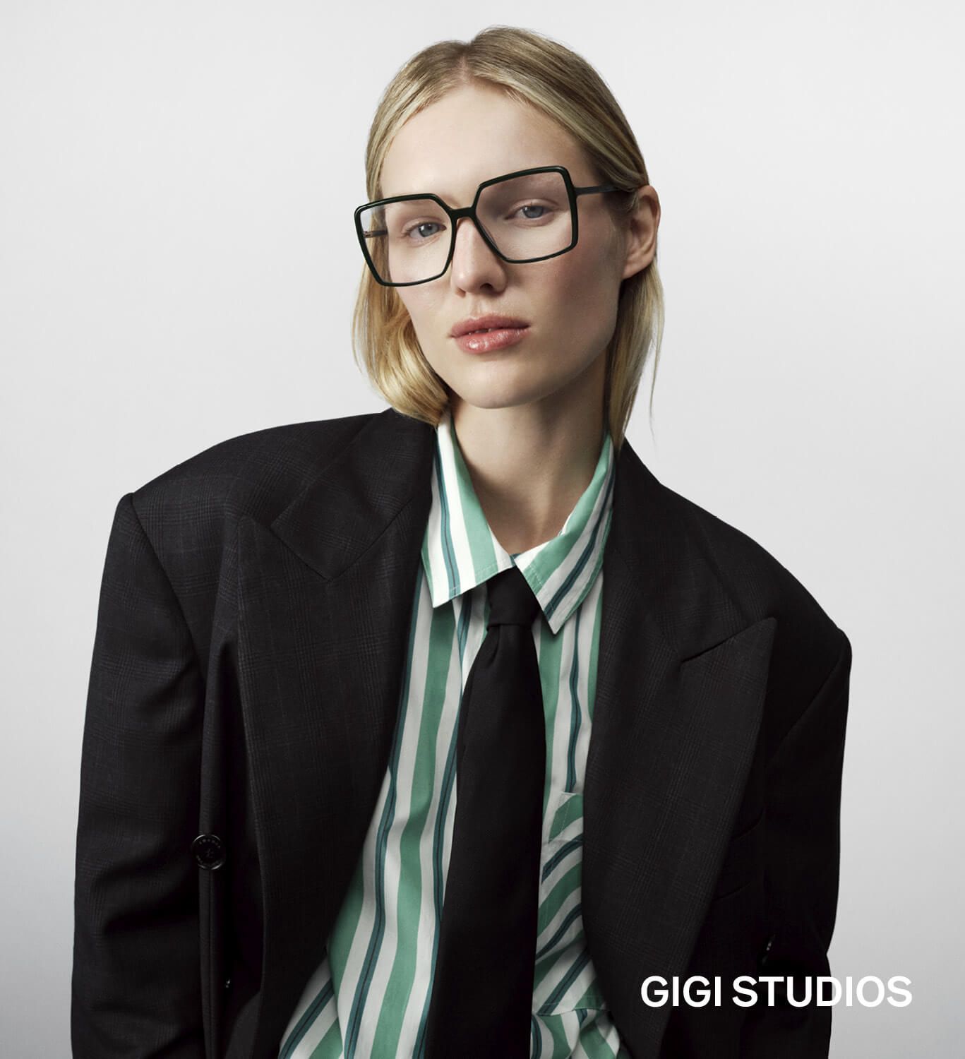 Mannequin avec des lunettes de vue