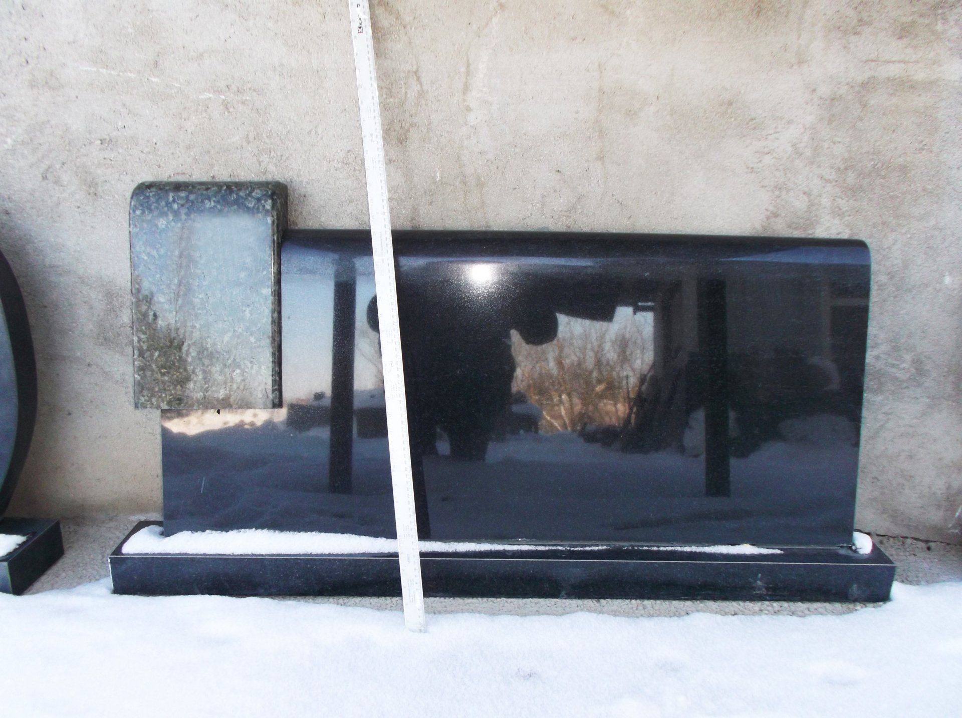 Dviejų dalių paminklai