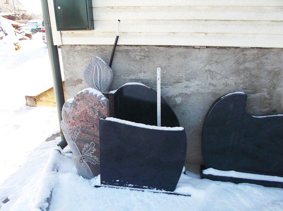 Dviejų dalių paminklai