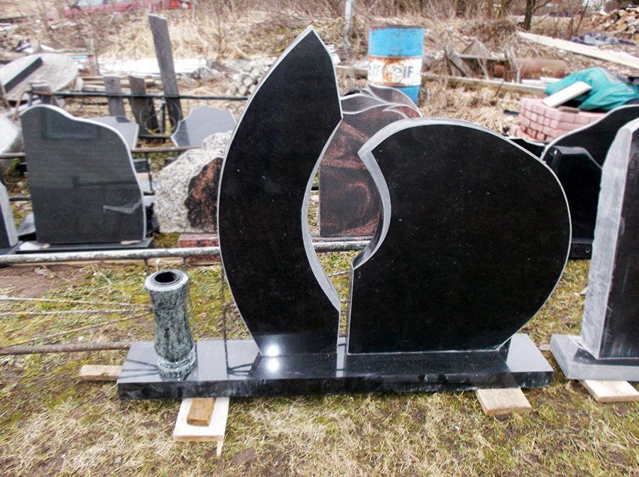 Dviejų dalių paminklai