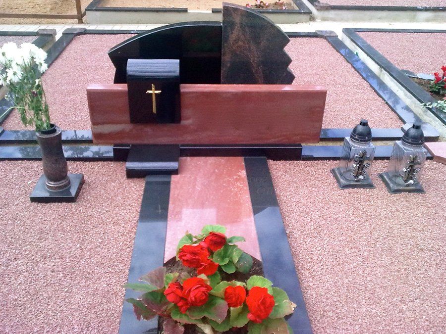 Dviejų dalių paminklai