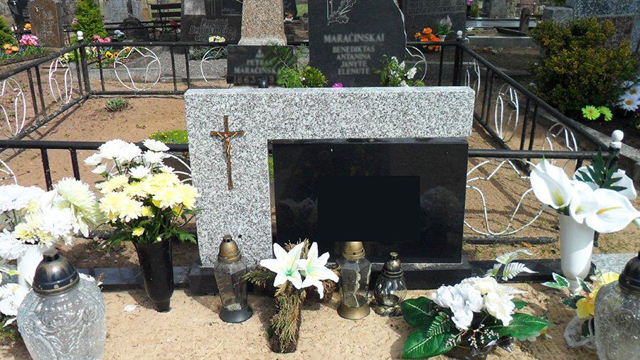 Dviejų dalių paminklai