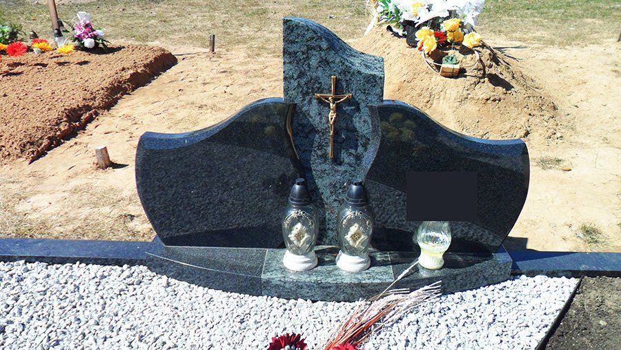 trijų dalių paminklai