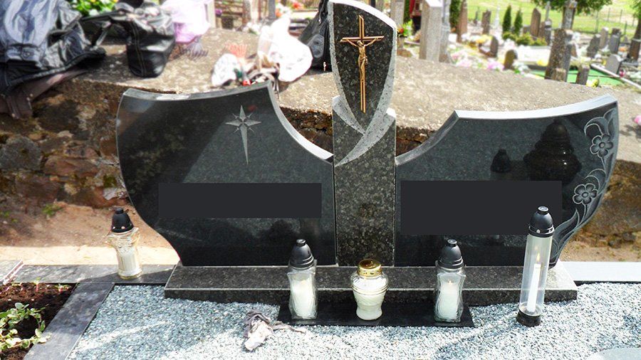 trijų dalių paminklai