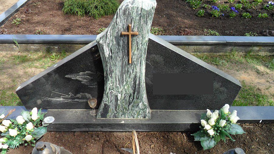 trijų dalių paminklai