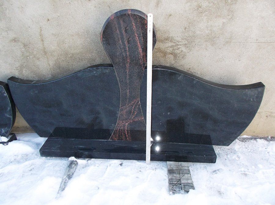 trijų dalių paminklai