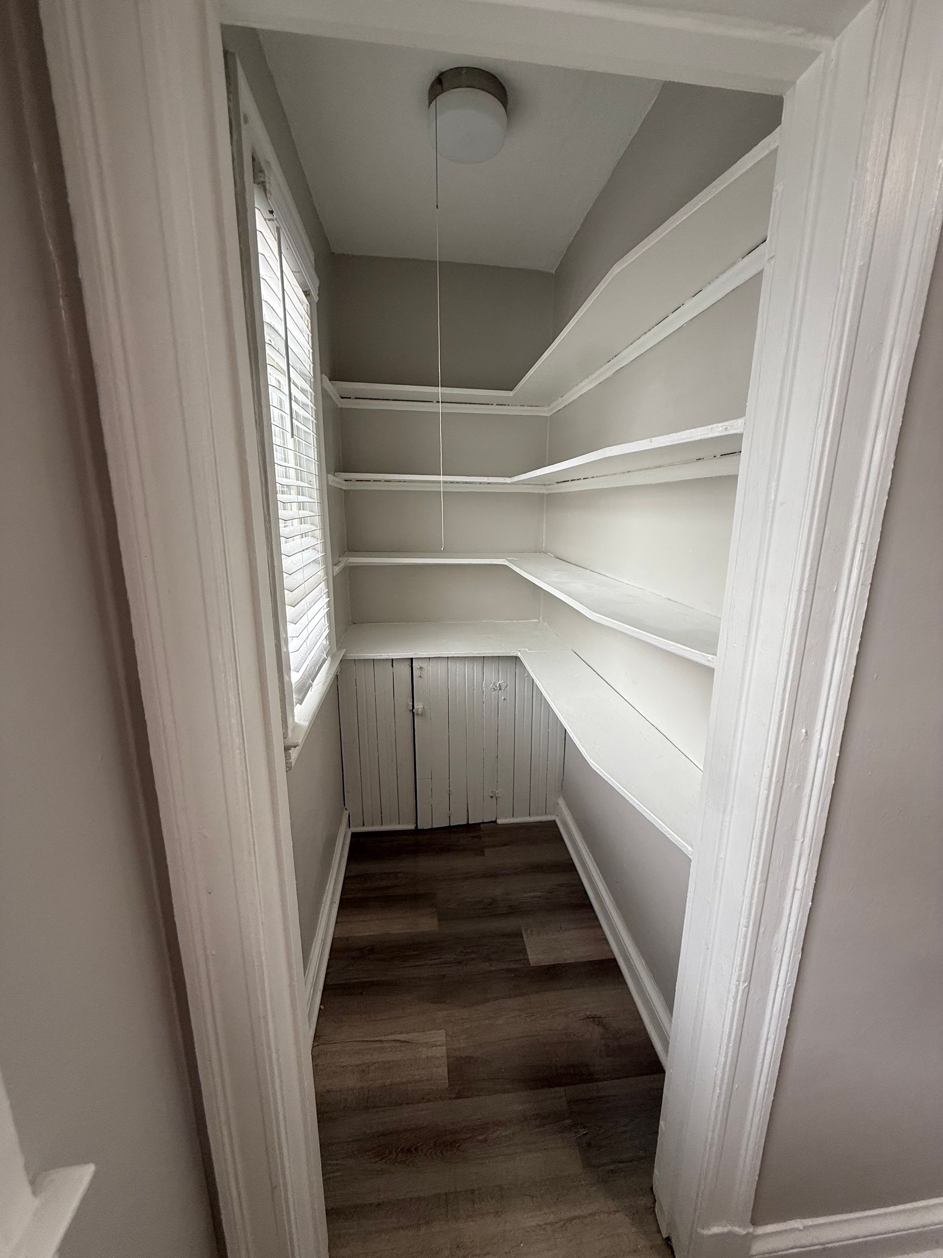 Cottage style pantry zoomed in image