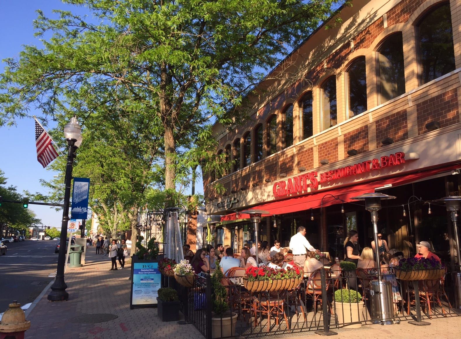 Outdoor dining area on La Salle in West Hartford