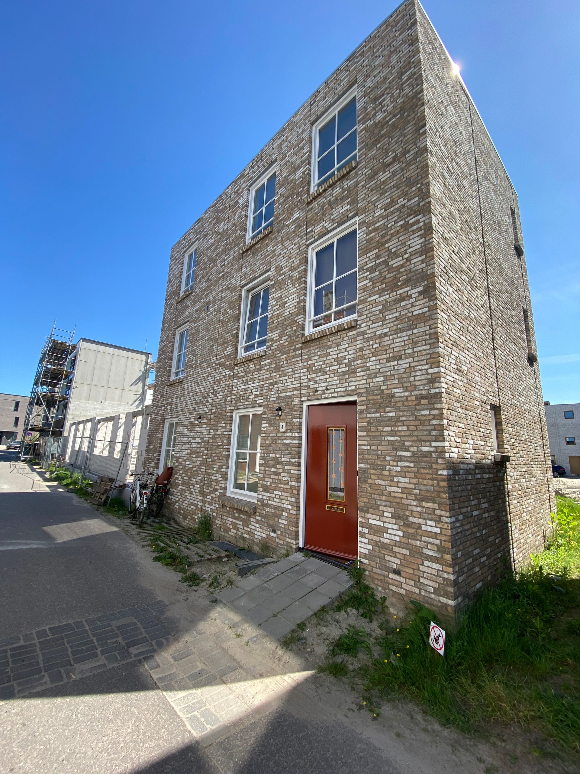 9 meter hoog gelukkig mocht ik binnen doen, en de deur.