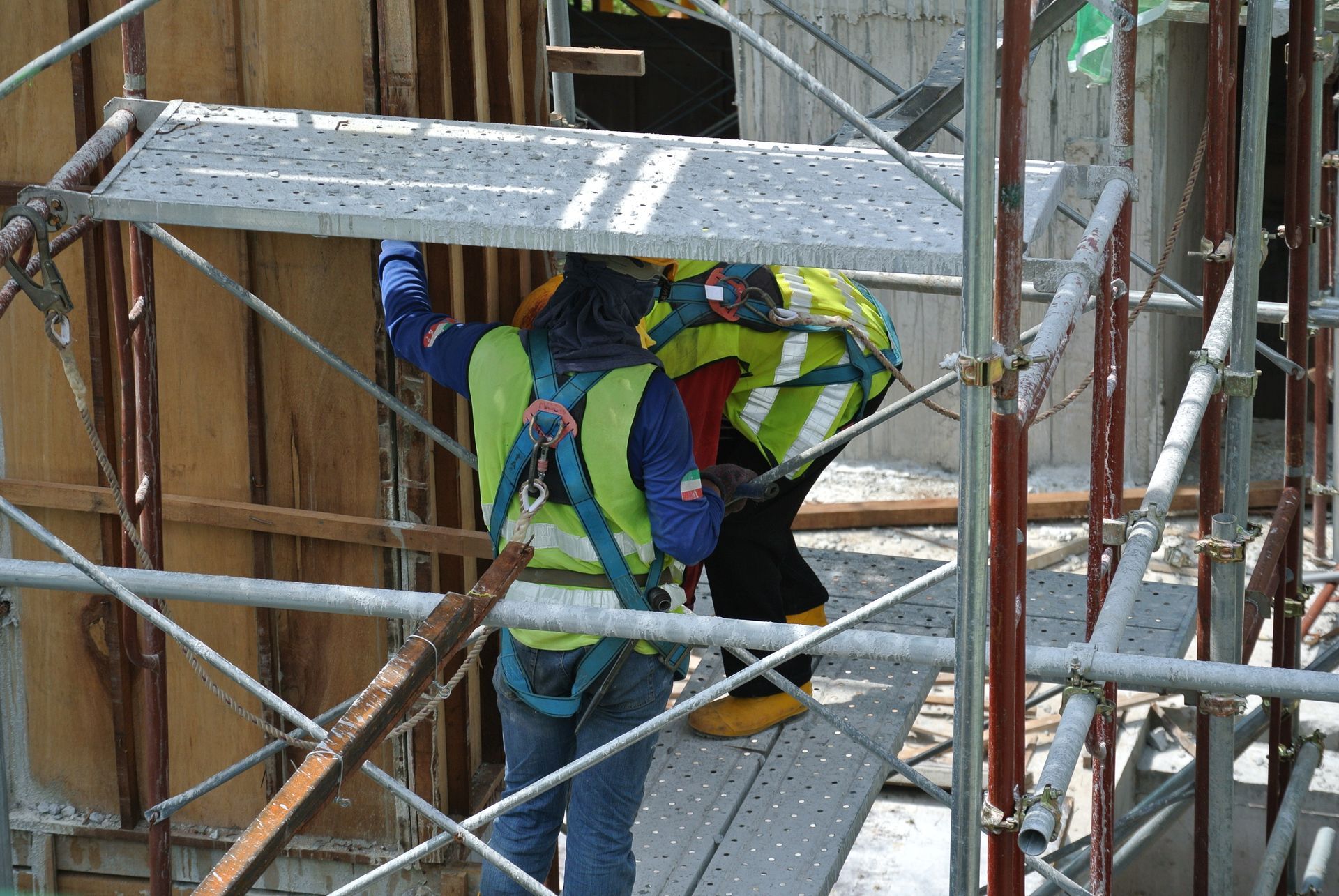 workers on scaffolding