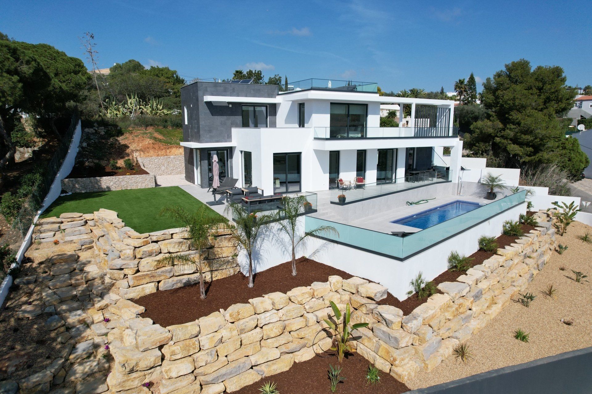 Maison Moderne Neuve T3+1 avec piscine et vue sur mer