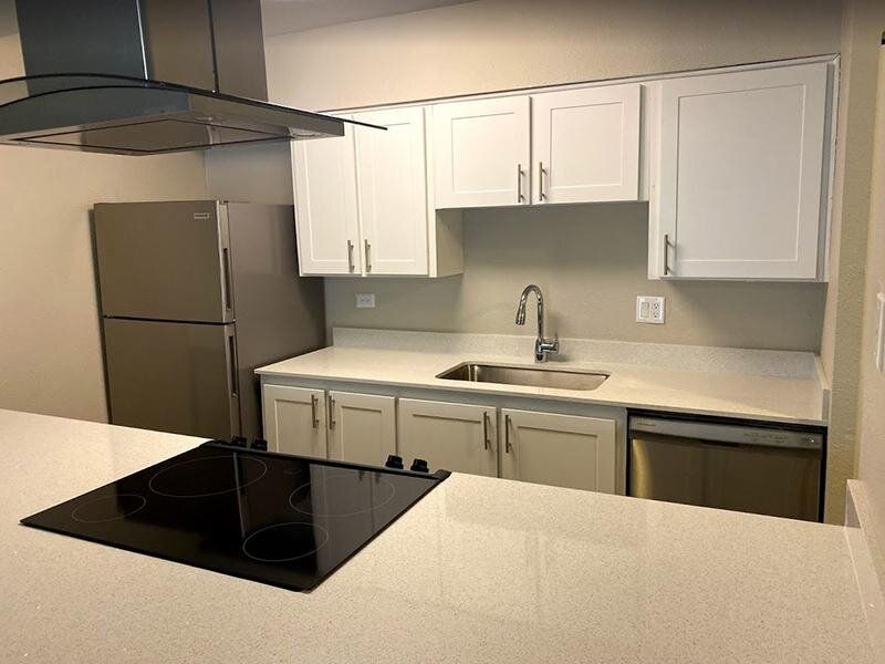 Kitchen | Falcon Run Apartments in Englewood, CO