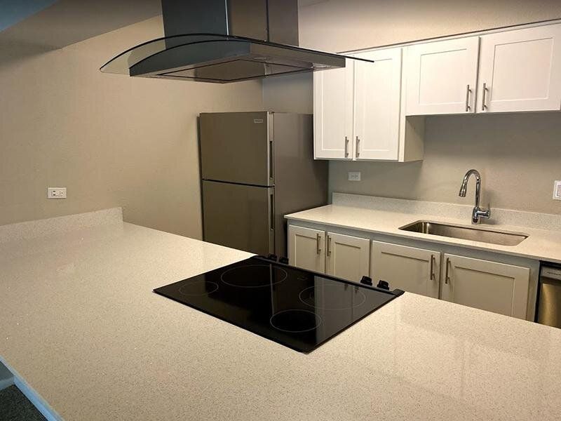 Kitchen | Falcon Run Apartments in Englewood
